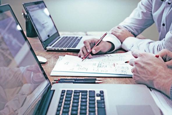 El comercio electrónico debe ser estratégico. El comercio electrónico debe ser estratégico.