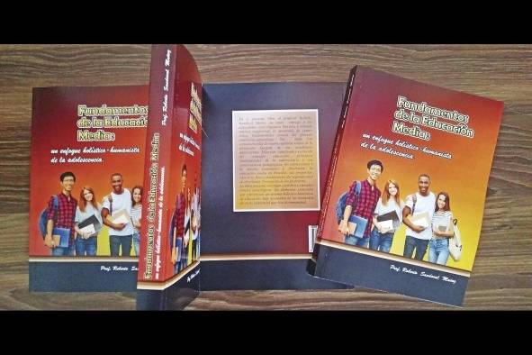 Se trata de una obra inédita en los anales de la educación panameña, que cuenta con 401 páginas y está a la venta en la librería Cultural Portobelo. Se trata de una obra inédita en los anales de la educación panameña, que cuenta con 401 páginas y está a la venta en la librería Cultural Portobelo.