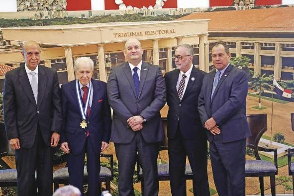 El ilustre panameño es el tercero en recibir esta distinción. El ilustre panameño es el tercero en recibir esta distinción.