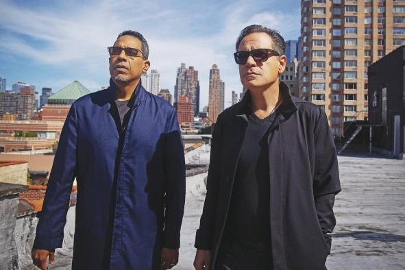 El álbum de 'jazz' contemporáneo 'Secrets are the Best Stories' fue lanzado al mercado en abril de 2020 y cuenta con 11 temas. El álbum de 'jazz' contemporáneo 'Secrets are the Best Stories' fue lanzado al mercado en abril de 2020 y cuenta con 11 temas.