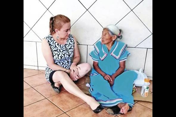 La activista Lucy Córdoba, durante una visita a la comarca. La activista Lucy Córdoba, durante una visita a la comarca.