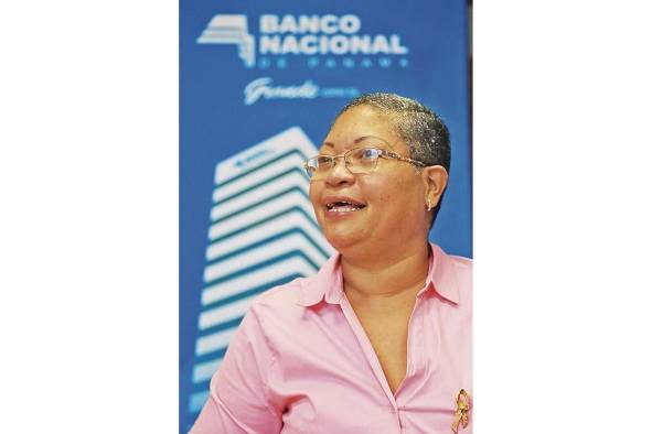 Gloriela Quezada, sobreviviente de cáncer de mama Gloriela Quezada, sobreviviente de cáncer de mama