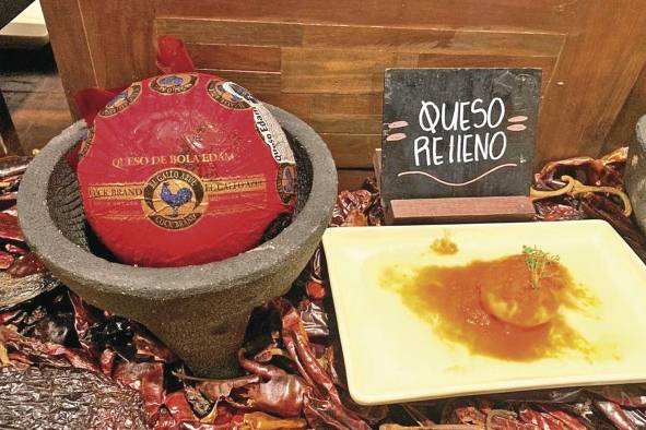 El queso relleno es parte del arte culinario tradicional. El queso relleno es parte del arte culinario tradicional.