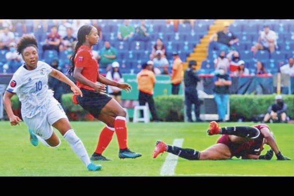 El gol anotado por Marta Cox frente a Trinidad y Tobago, para el 1-0 que resultó definitivo, le significó a Panamá un apreciado “comodín” para por la vía del repechaje prolongar sus aspiraciones de llegar al mundial. El gol anotado por Marta Cox frente a Trinidad y Tobago, para el 1-0 que resultó definitivo, le significó a Panamá un apreciado “comodín” para por la vía del repechaje prolongar sus aspiraciones de llegar al mundial.
