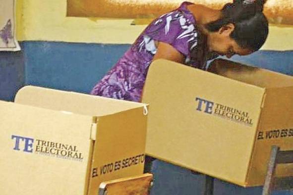 Las mujeres buscan una mayor participación no solo como electoras, sino como candidatas. Las mujeres buscan una mayor participación no solo como electoras, sino como candidatas.