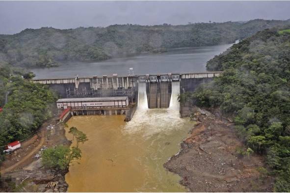Represa de Bayano en Panamá Represa de Bayano en Panamá