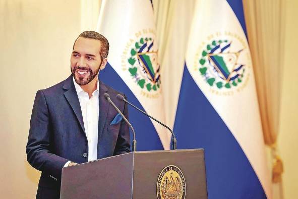 Algunos analistas consideran que Bukele estaría tratando de “perpetuarse” en el poder al buscar una reelección al cargo. Algunos analistas consideran que Bukele estaría tratando de “perpetuarse” en el poder al buscar una reelección al cargo.