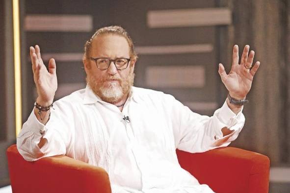 Adolfo Linares: 'Si hubiera sido convencional no le hubiera dado el voto a Varela para el Parlacen' Adolfo Linares: 'Si hubiera sido convencional no le hubiera dado el voto a Varela para el Parlacen'