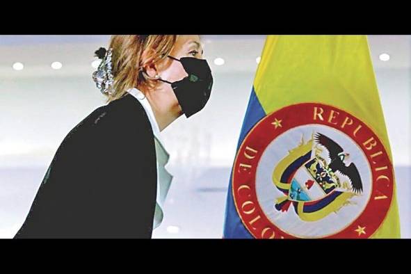 Íngrid Betancourt vuelve a la lucha por la Presidencia como opción de centro. Íngrid Betancourt vuelve a la lucha por la Presidencia como opción de centro.