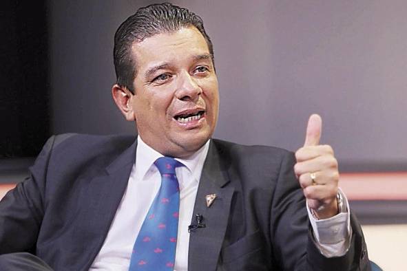 Juan Gabriel González, conversa sobre economía y empleo. Juan Gabriel González, conversa sobre economía y empleo.