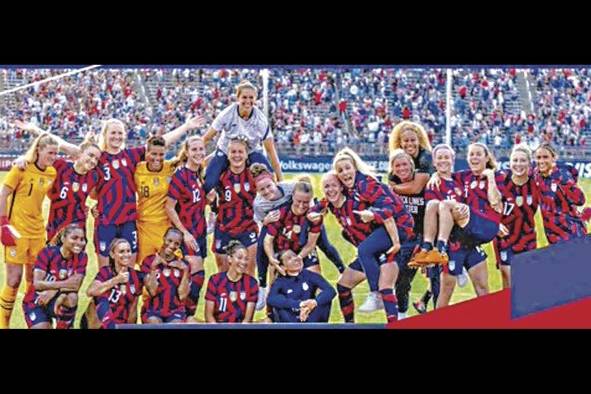 Estados Unidos debuta hoy ante Suecia, el rival que las dejó por fuera del podio femenino en Río de Janeiro 2016. Retomar su protagonismo en los olímpicos es la meta del fútbol femenino estadounidense. Estados Unidos debuta hoy ante Suecia, el rival que las dejó por fuera del podio femenino en Río de Janeiro 2016. Retomar su protagonismo en los olímpicos es la meta del fútbol femenino estadounidense.