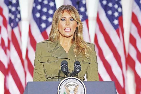 Melania Trump se ha destacado por ser una primera dama reservada y ocupada, fallando en crear un vínculo fuerte con la población. Melania Trump se ha destacado por ser una primera dama reservada y ocupada, fallando en crear un vínculo fuerte con la población.