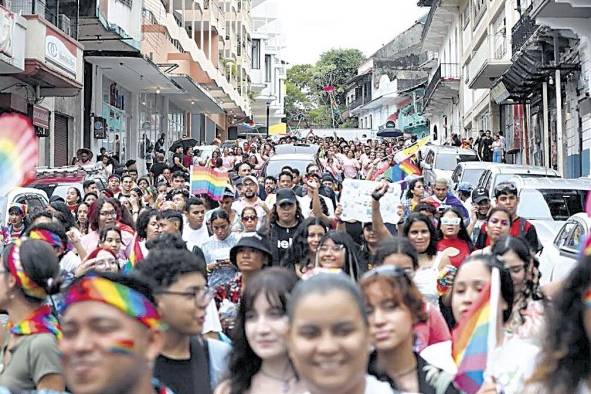 Cada junio las distintas comunidades LGTBIQ+ del mundo se unen para conmemorar las revueltas de Stonewall en New York. Cada junio las distintas comunidades LGTBIQ+ del mundo se unen para conmemorar las revueltas de Stonewall en New York.
