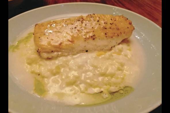 Pesca del día Cédula 3 con risotto al limón Pesca del día Cédula 3 con risotto al limón
