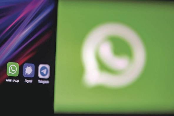 WhatsApp, que fue adquirida por Facebook en 2014, cuenta con 2,000 millones de usuarios en todo el mundo. WhatsApp, que fue adquirida por Facebook en 2014, cuenta con 2,000 millones de usuarios en todo el mundo.