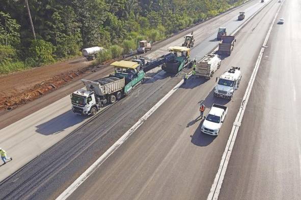 Los carriles contarán con un ancho de 3.65 metros de pavimento asfáltico Los carriles contarán con un ancho de 3.65 metros de pavimento asfáltico