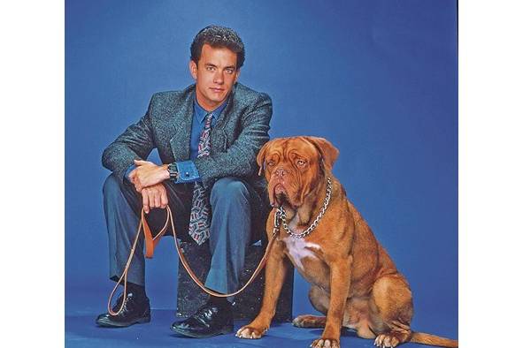 <strong>Turner & Hooch (1989) </strong>Comedia de acción protagonizada por Tom Hanks interpretando a un ordenado detective que se ve obligado a asociarse con Hooch, un dogo de Burdeos, que le voltea su día a día, pero se convierte en su inseparable pareja. El filme se estrenó con otro policial de mascotas titulado K-Nino, pero sin duda, la recordación se la llevó esta película de Roger Spotiswoode. <strong>Turner & Hooch (1989) </strong>Comedia de acción protagonizada por Tom Hanks interpretando a un ordenado detective que se ve obligado a asociarse con Hooch, un dogo de Burdeos, que le voltea su día a día, pero se convierte en su inseparable pareja. El filme se estrenó con otro policial de mascotas titulado K-Nino, pero sin duda, la recordación se la llevó esta película de Roger Spotiswoode.