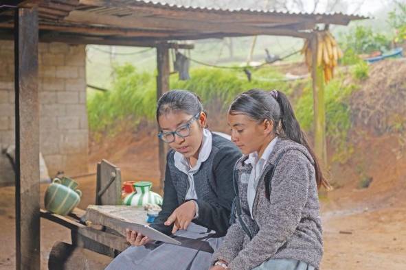 El siglo XXI será de conocimiento intensivo. Los avances en educación definirán las posibilidades de los países. El siglo XXI será de conocimiento intensivo. Los avances en educación definirán las posibilidades de los países.