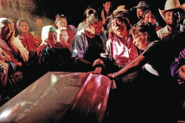 Funeral de Osvelis en la frontera entre Guatemala y México. El drama de los migrantes Funeral de Osvelis en la frontera entre Guatemala y México. El drama de los migrantes