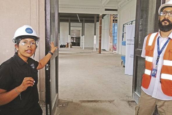 La directora nacional de Museos, Anayansi Chichaco, y el arquitecto Javier Edwards comentaron sobre los avances de los diferentes volúmenes. La directora nacional de Museos, Anayansi Chichaco, y el arquitecto Javier Edwards comentaron sobre los avances de los diferentes volúmenes.