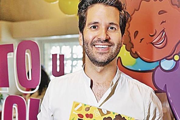 El gastrónomo Jorge Chanis celebra la obtención del premio Gourmand 2022. El gastrónomo Jorge Chanis celebra la obtención del premio Gourmand 2022.