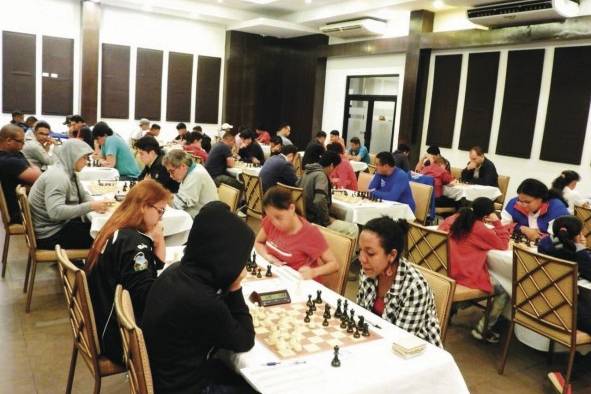 Muchos de los torneos se efectúan en hoteles. Muchos de los torneos se efectúan en hoteles.