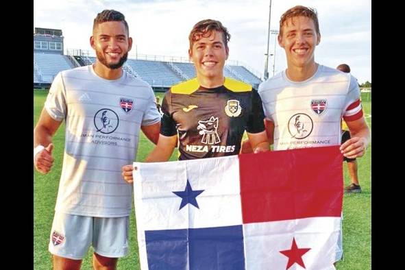 Diego Espino, Carlos Zúñiga y Tommy White durante enfrentamiento en días pasados. Diego Espino, Carlos Zúñiga y Tommy White durante enfrentamiento en días pasados.