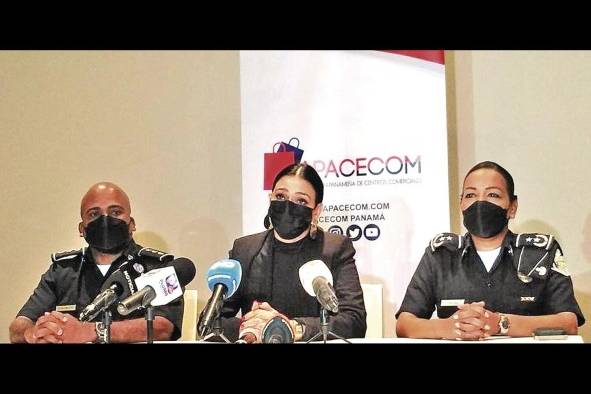 Representantes de la Policía Nacional y de la Asociación Panameña de Centros Comerciales, en conferencia de prensa. Representantes de la Policía Nacional y de la Asociación Panameña de Centros Comerciales, en conferencia de prensa.