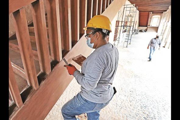 El 70% de la mano de obra que trabaja en el proyecto reside en Portobelo. El 70% de la mano de obra que trabaja en el proyecto reside en Portobelo.