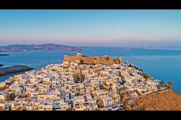 Villa de Chora en la isla Astapalaiaen el archipiélago de Dodacaneso, Grecia. Villa de Chora en la isla Astapalaiaen el archipiélago de Dodacaneso, Grecia.