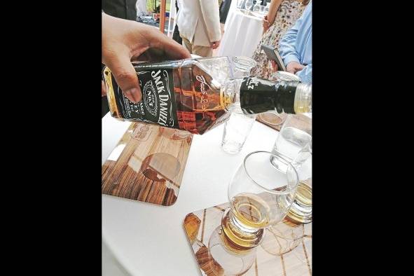 Jack Daniels, Tennessee Whiskey Jack Daniels, Tennessee Whiskey