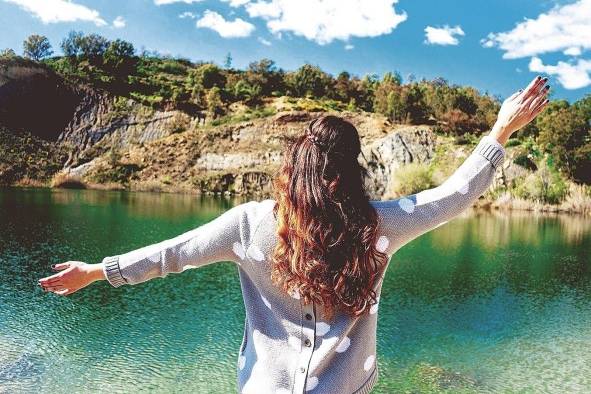 Los especialistas recomiendan los sonidos que sean suaves a la audición, como el fluir de un río o las olas del mar. Los especialistas recomiendan los sonidos que sean suaves a la audición, como el fluir de un río o las olas del mar.