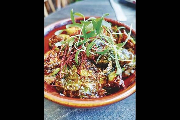 Coles de bruselas en salsa kimchee Coles de bruselas en salsa kimchee
