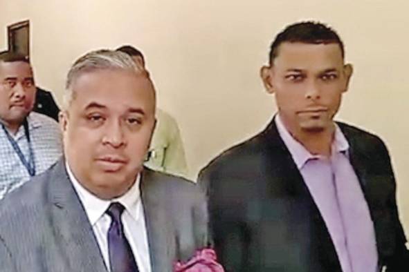 Roniel Ortiz (Izq) y el exmayor Alex Cedeño Roniel Ortiz (Izq) y el exmayor Alex Cedeño