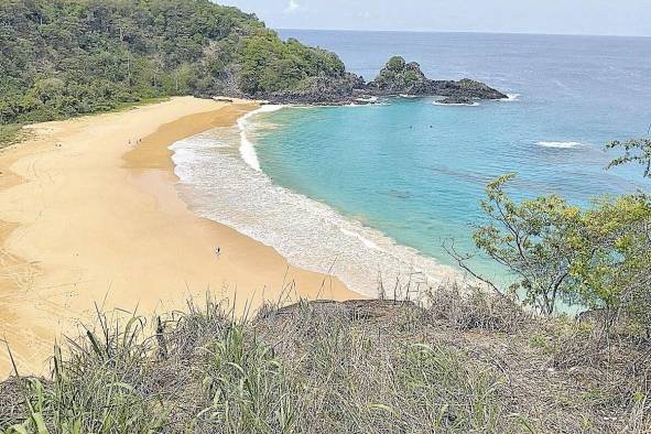 La playa de Baía do Sancho, en Fernando de Noronha, Brasil, lidera el 'ranking' de las 25 mejores playas de TripAdvisor. La playa de Baía do Sancho, en Fernando de Noronha, Brasil, lidera el 'ranking' de las 25 mejores playas de TripAdvisor.