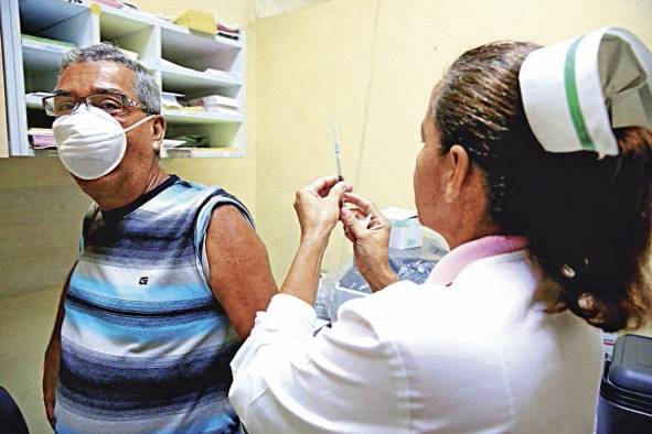 El 80% de la población estimada por el Minsa para alcanzar la inmunidad de rebaño tiene la primera dosis de la vacuna contra la covid 19. El 80% de la población estimada por el Minsa para alcanzar la inmunidad de rebaño tiene la primera dosis de la vacuna contra la covid 19.