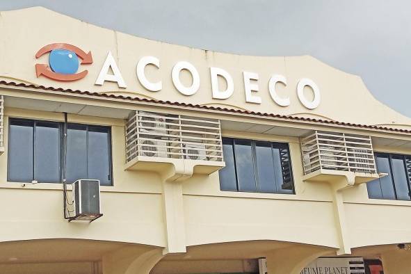 Tanto la Acodeco como el Juzgado Séptimo Municipal de Asuntos del Consumidor en Panamá son competentes en prevención, para decidir en casos con cifras que pueden alcanzar los $10,000.00 Tanto la Acodeco como el Juzgado Séptimo Municipal de Asuntos del Consumidor en Panamá son competentes en prevención, para decidir en casos con cifras que pueden alcanzar los $10,000.00