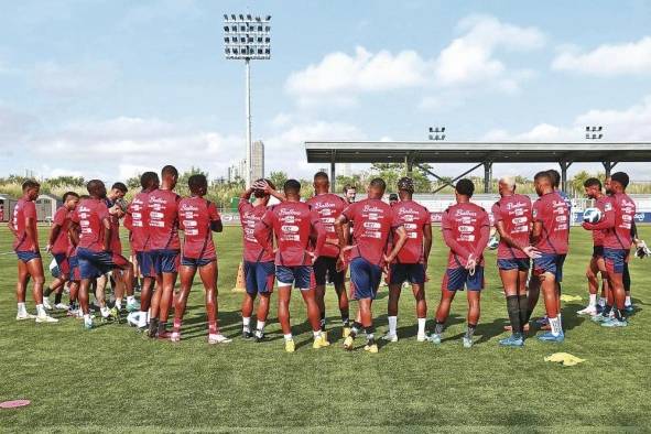 El equipo panameño durante una sesión de entrenamiento. El equipo panameño durante una sesión de entrenamiento.