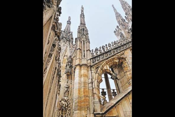 Exteriores de la Catedral de Milán Exteriores de la Catedral de Milán