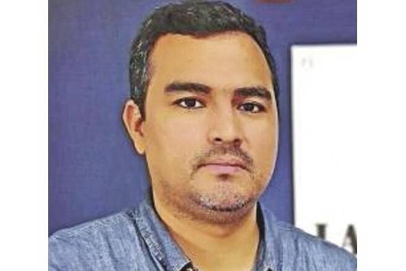 Alonso Ramos. Sociólogo Es consultor, activista de derechos humanos y docente universitario. Pertenece al comité editorial del medio alternativo Antónima. Alonso Ramos. Sociólogo Es consultor, activista de derechos humanos y docente universitario. Pertenece al comité editorial del medio alternativo Antónima.