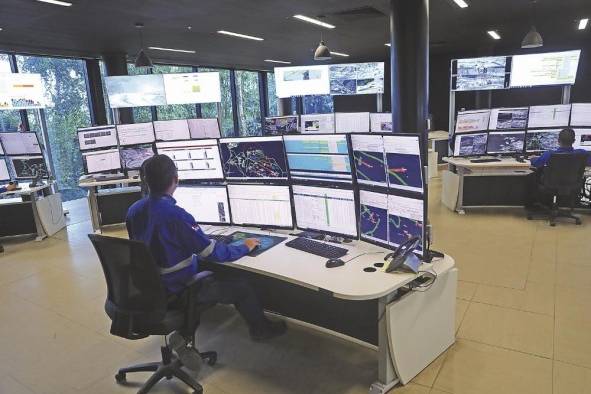 Desde el 'Control Room' se monitorean los trabajos. Desde el 'Control Room' se monitorean los trabajos.