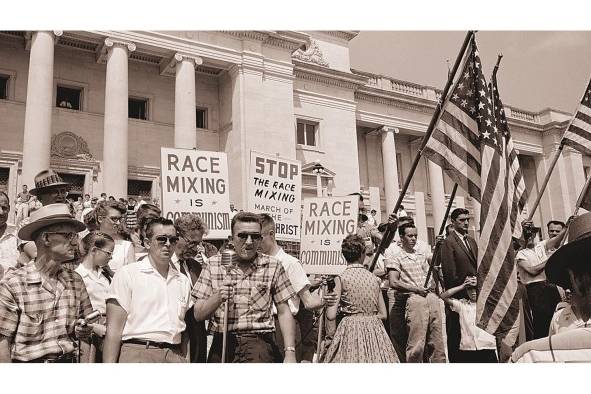 <strong>I Am Not Your Negro (2017)</strong> El escritor James Baldwin cuenta sobre el movimiento afroamericano en la América moderna. Con la narración de Samuel L. Jackson, este filme rescata las furiosas palabras del autor. <strong>I Am Not Your Negro (2017)</strong> El escritor James Baldwin cuenta sobre el movimiento afroamericano en la América moderna. Con la narración de Samuel L. Jackson, este filme rescata las furiosas palabras del autor.