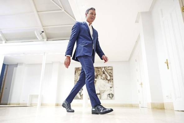 El presidente del Gobierno, Pedro Sánchez, a su salida del Complejo de La Moncloa, en Madrid (España). El presidente del Gobierno, Pedro Sánchez, a su salida del Complejo de La Moncloa, en Madrid (España).