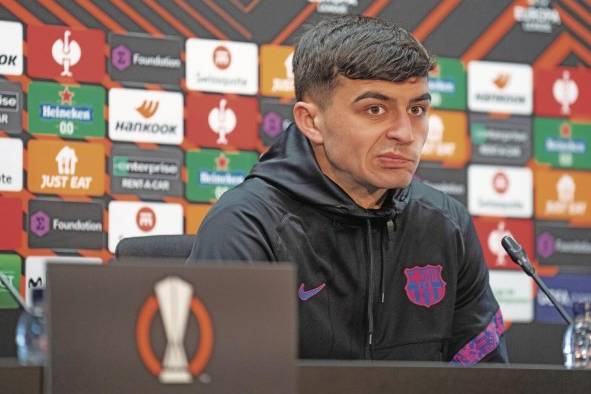 El jugador del FC Barcelona Pedro González, durante la conferencia con los medios. El jugador del FC Barcelona Pedro González, durante la conferencia con los medios.