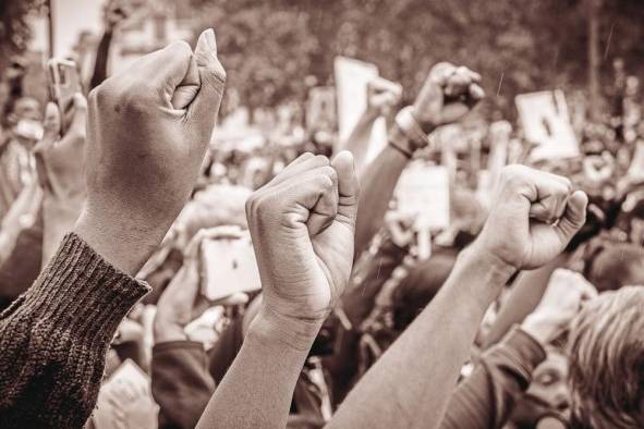 Panamá ha pasado a adoptar una democracia minimalista schumpeteriana la cual se cumple con elecciones libres. Panamá ha pasado a adoptar una democracia minimalista schumpeteriana la cual se cumple con elecciones libres.