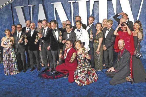 El elenco de 'Todo en todas partes al mismo tiempo'. El elenco de 'Todo en todas partes al mismo tiempo'.