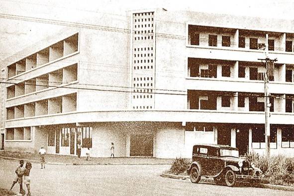 Renta 9, 1945, calle 26 este Calidonia, demolida en 2013. Renta 9, 1945, calle 26 este Calidonia, demolida en 2013.