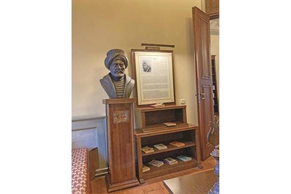 Busto de Nedim Busto de Nedim