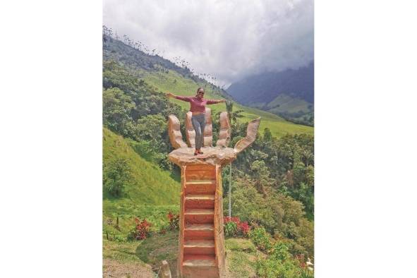 El Mirador de la Mano de Acaime es un ícono dentro del Valle del Cocora. El Mirador de la Mano de Acaime es un ícono dentro del Valle del Cocora.