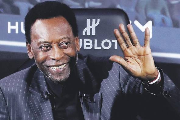 Pelé se retiró el 1 de octubre de 1977. Pelé se retiró el 1 de octubre de 1977.